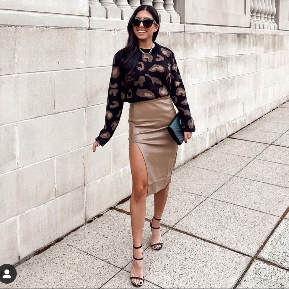 leopard print sweater!